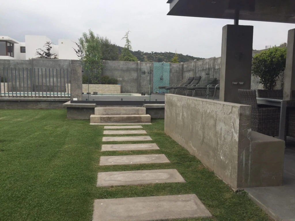 Piscina con duchador Lo Barnechea